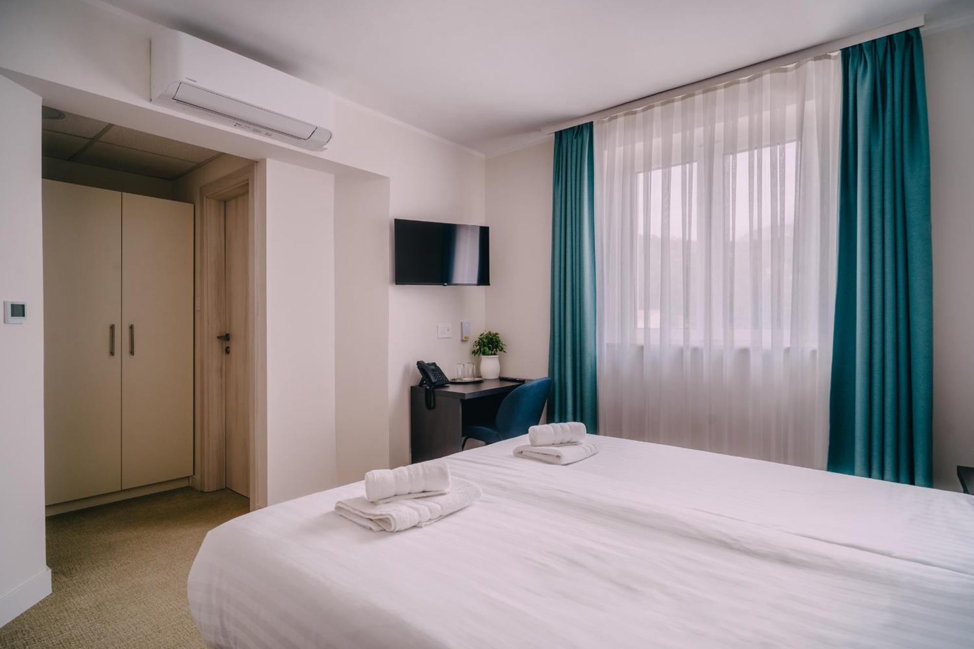 Kul In Ablana Hotel Jablanac Exterior photo